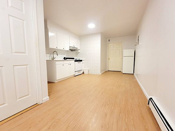 3rd image of 1620 E 14th St Floor 2