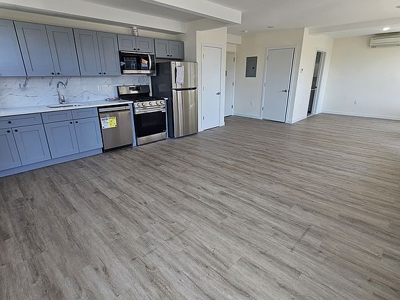 2nd image of 1102 Banner Ave #3L