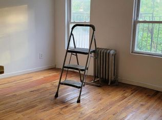 218A Spencer St #3F, Brooklyn, NY 11205