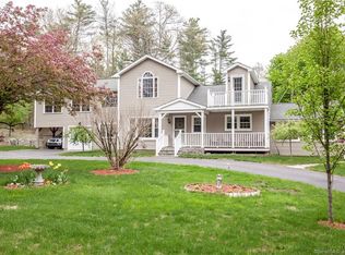 8 Blood Rd, Putnam, CT 06260