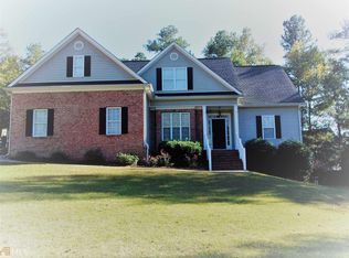 228 Lake Chase Dr N, Griffin, GA 30224