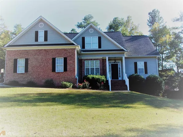 228 Lake Chase Dr N, Griffin, GA 30224