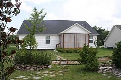 2nd image of 124 Gem Dr
