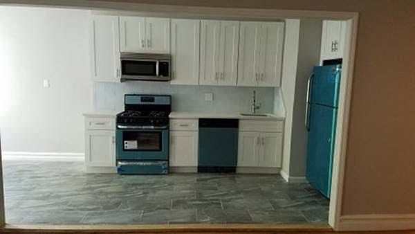 1st image of 240 E 18th St APT 4D
