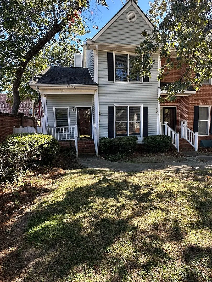 Great Location Short term rental — Photo 2