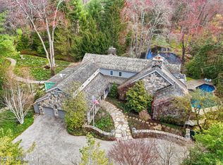 135 & 129 Zaccheus Mead Ln, Greenwich, CT 06831