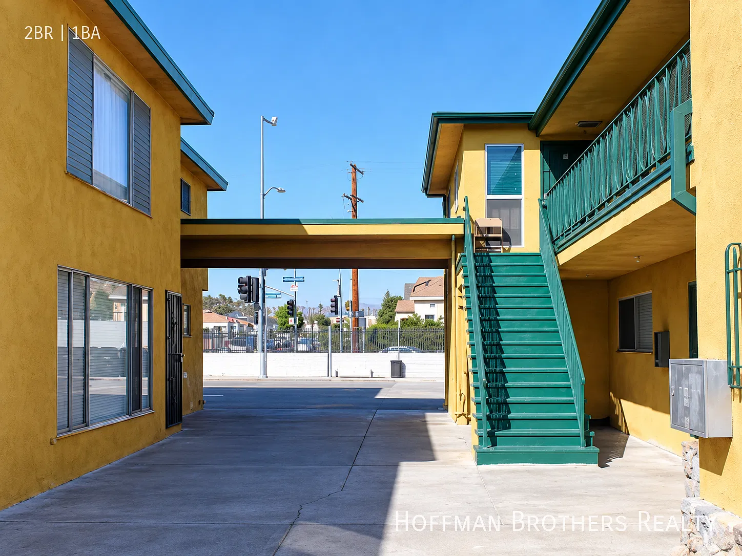 2br Corner Unit With Great Natural Light, Pet-Friendly Living & Parking Available! — Photo 4