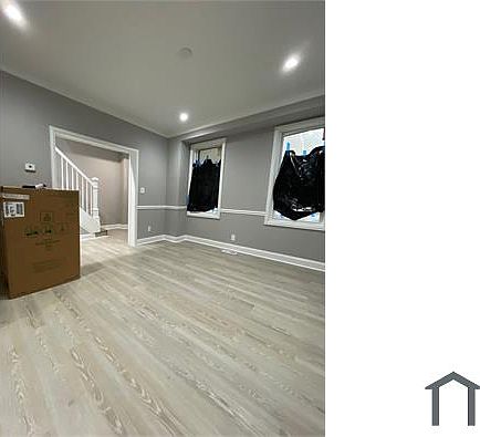 3rd image of 2461 Shirley Ave