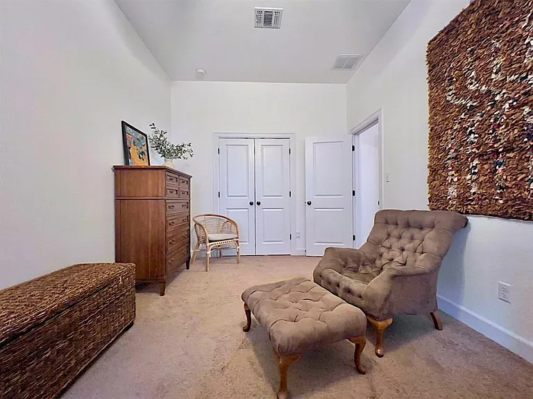 300 Grafton Ln — Photo 20