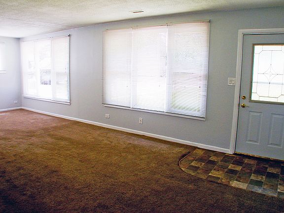 5th image of 339 Cross Meadow Dr