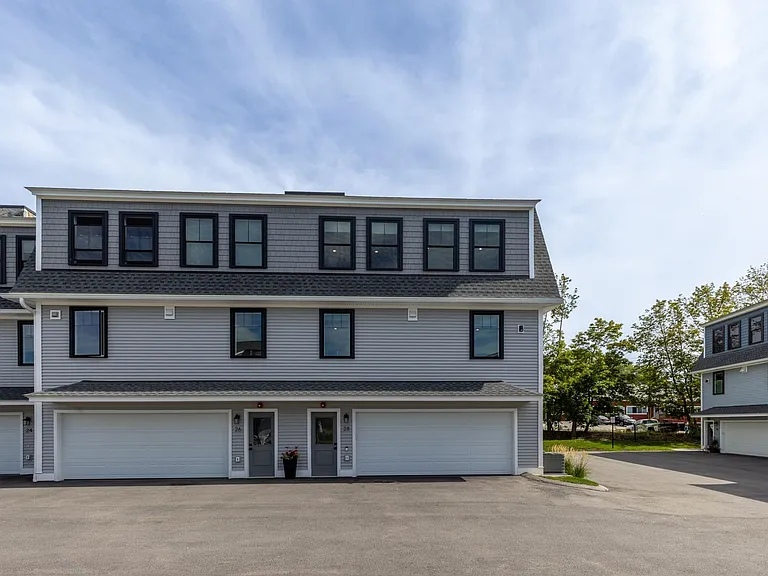 28 Little Bay Dr #28 — Photo 54