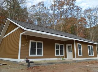 110 Cub Paw Ln, Hendersonville, NC 28792