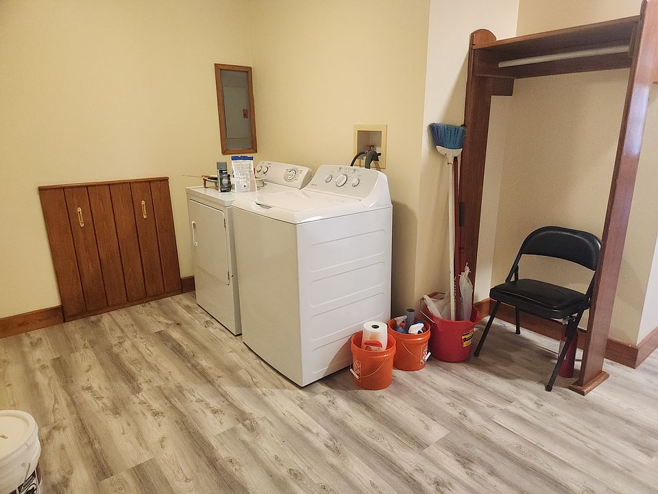 Entry with bonus room on right. Hallway entry to LR kitchen