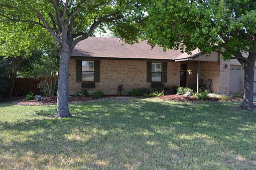2nd image of 1525 Heather Ln