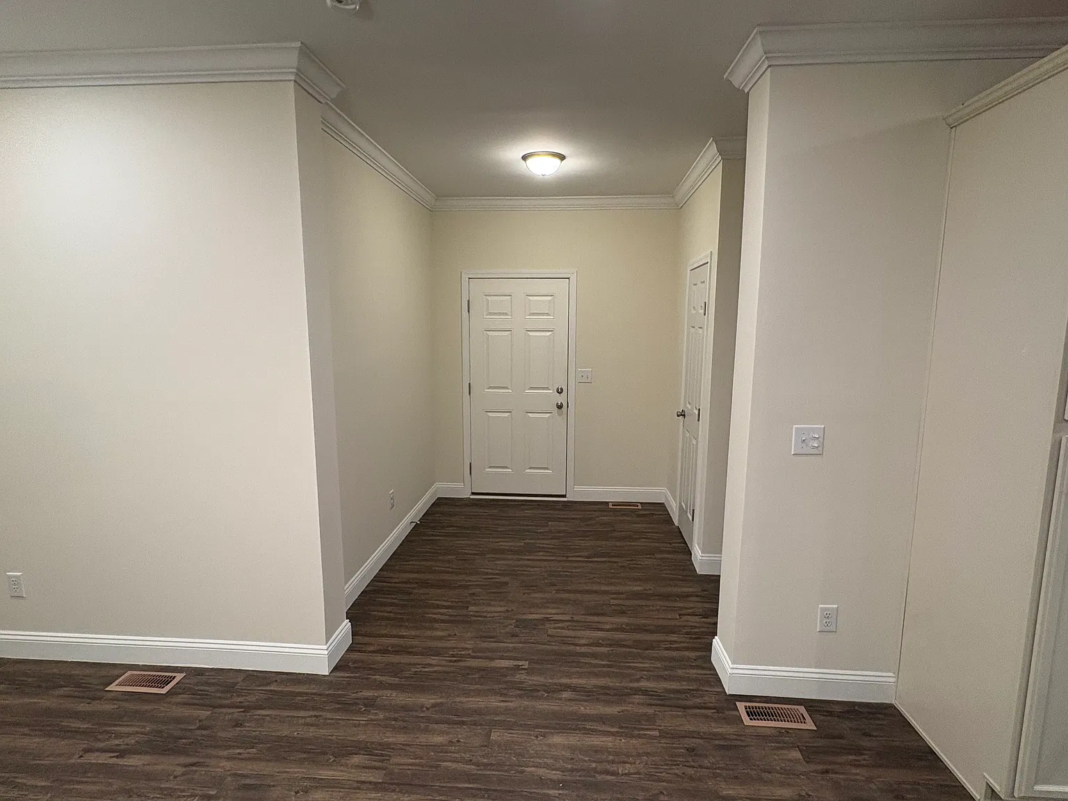 3 bed, 2000 sqft, $2,400 — Photo 4