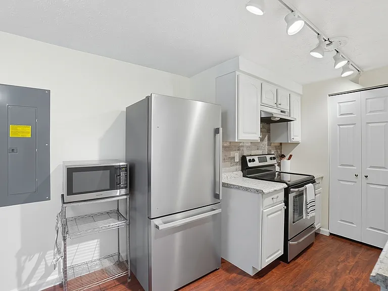 1644 Villa South Dr — Photo 10