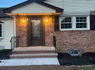 1018 Feather Bed Ln, Edison, NJ 08820