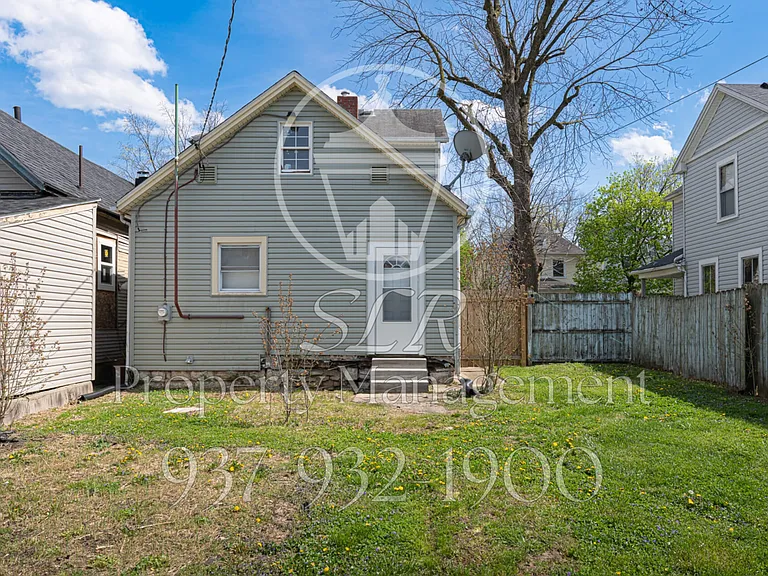 31 Erie Ave — Photo 17