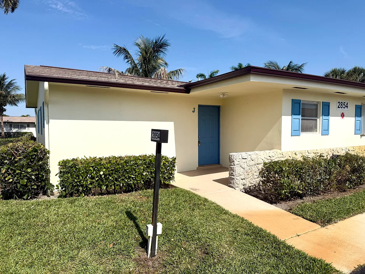 Building Photo - 2854 Crosley Dr E #J
