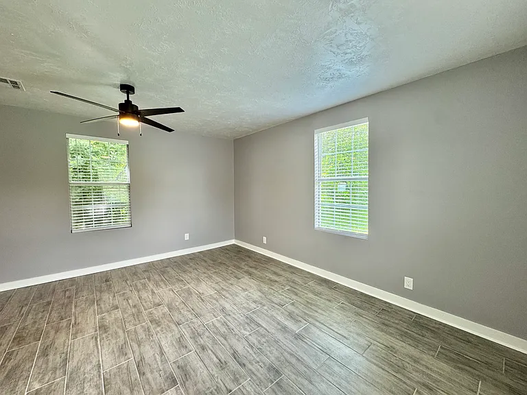 2144 Westchester Dr — Photo 36