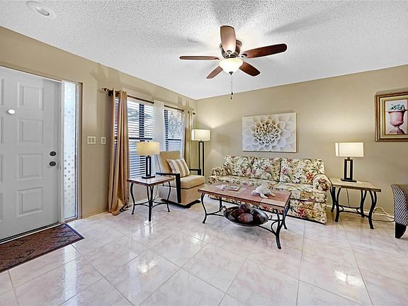 3rd image of 2000 Forrest Nelson Blvd Unit E2