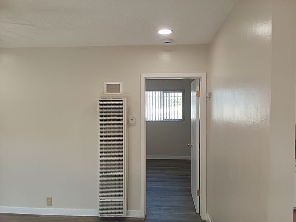 5th image of 3575 Beechwood Ave APT P