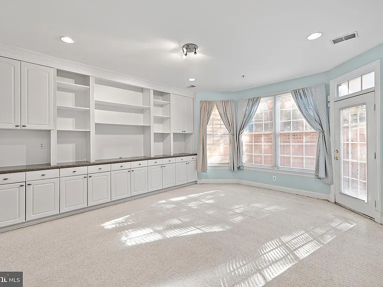 5237 Bessley Pl — Photo 7