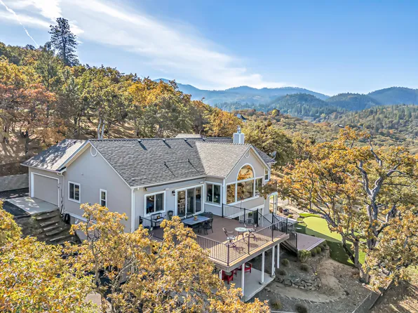 5227 Pioneer Rd, Medford, OR 97501