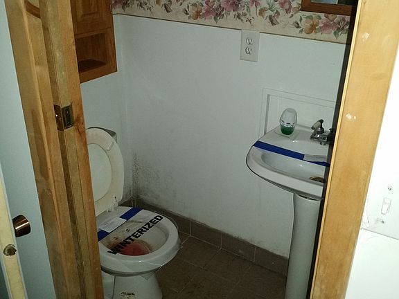 3rd image of 410 Garfield St