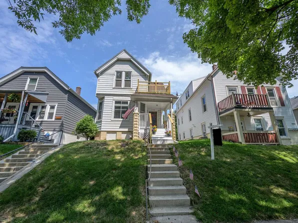 2438 North Bartlett AVENUE, Milwaukee, WI 53211