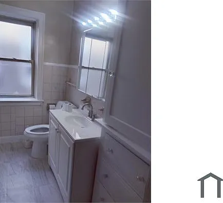 1127 N Leclaire Ave #3 — Photo 2