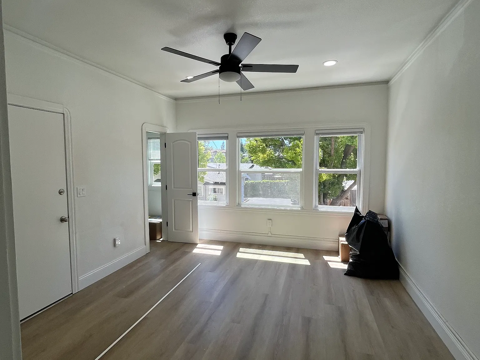 Studio, $1,600 — Photo 3