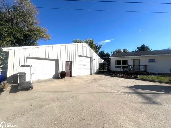 325 & 355 Diagonal St NE, Britt, IA 50423