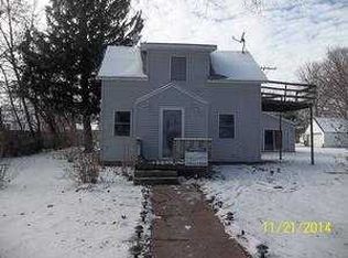 316 3rd St SE, Cresco, IA 52136