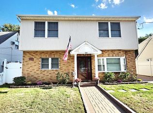 327 Peninsula Blvd, Cedarhurst, NY 11516