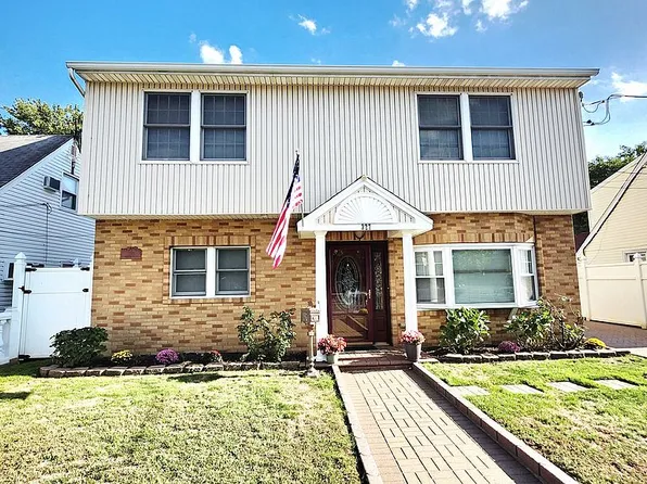 327 Peninsula Blvd, Cedarhurst, NY 11516