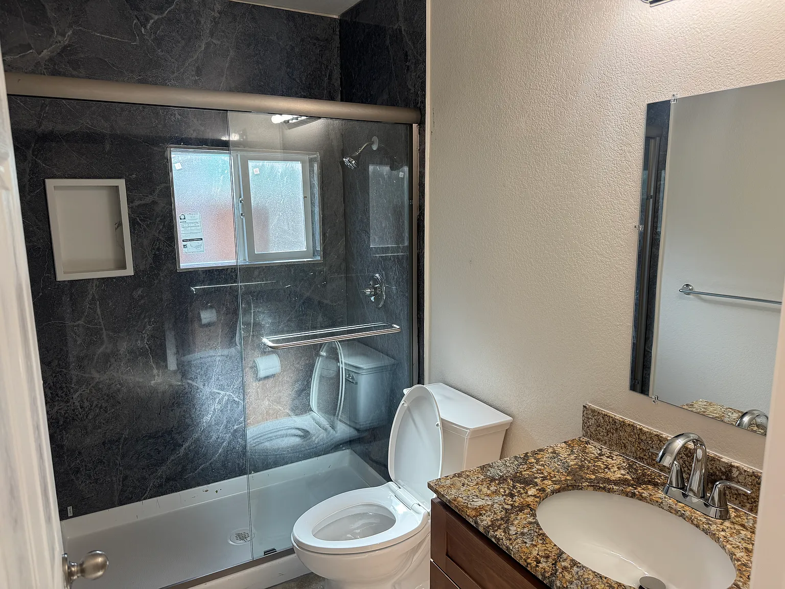 1 bed, 440 sqft, $2,050 — Photo 4