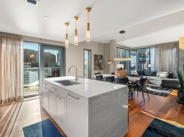 300 Pier 4 Blvd #6M, Boston, MA 02210