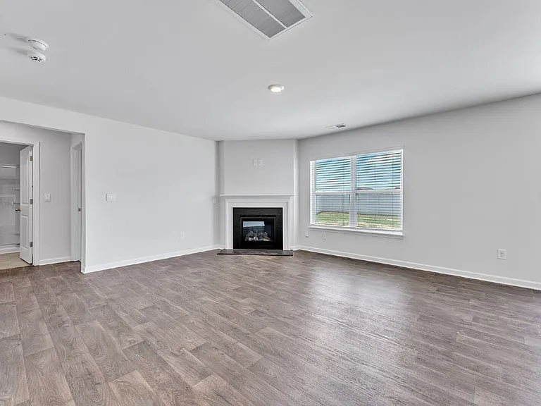 107 Milldale Dr — Photo 5