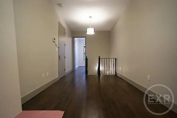 Rented by EXR | media 40