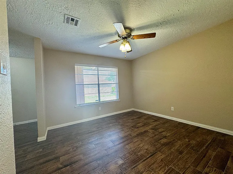 9831 Shell Rock Rd — Photo 16