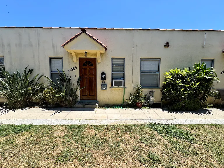 4158 1/2 Normal Ave — Photo 2