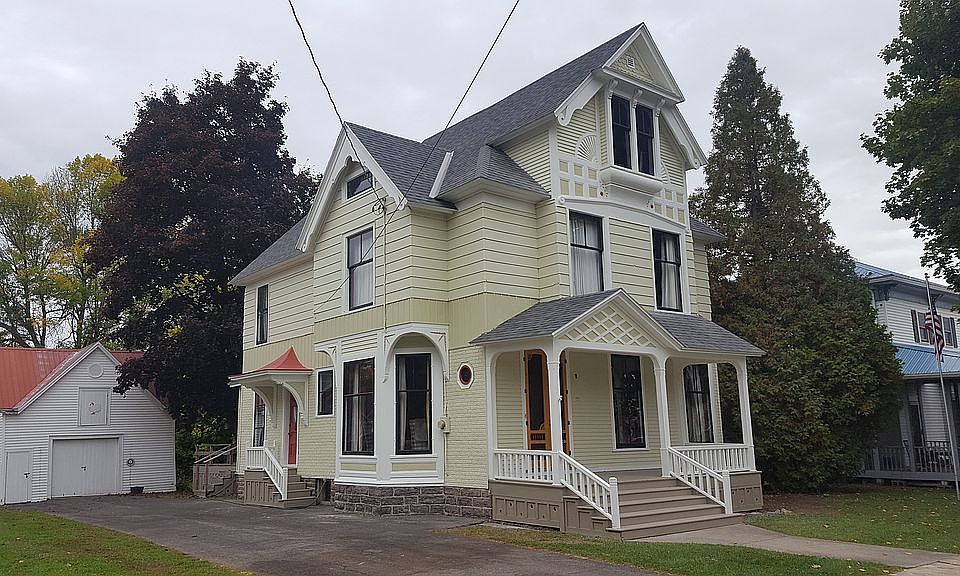 2nd image of 28 Main St