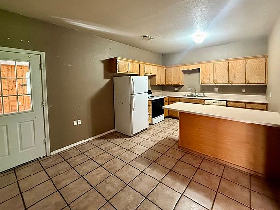 4th image of 1308 Barton Ln