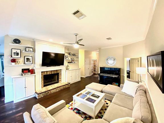 3rd image of 3611 Leadville Dr
