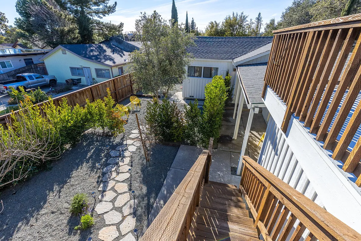 Building Photo - 1081 Evans Ave #1