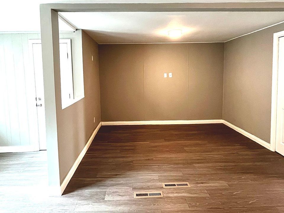 2nd image of 187 Maverick St #1A