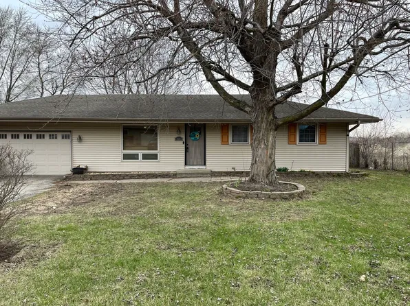 420 Wayne Rd, Rochelle, IL 61068