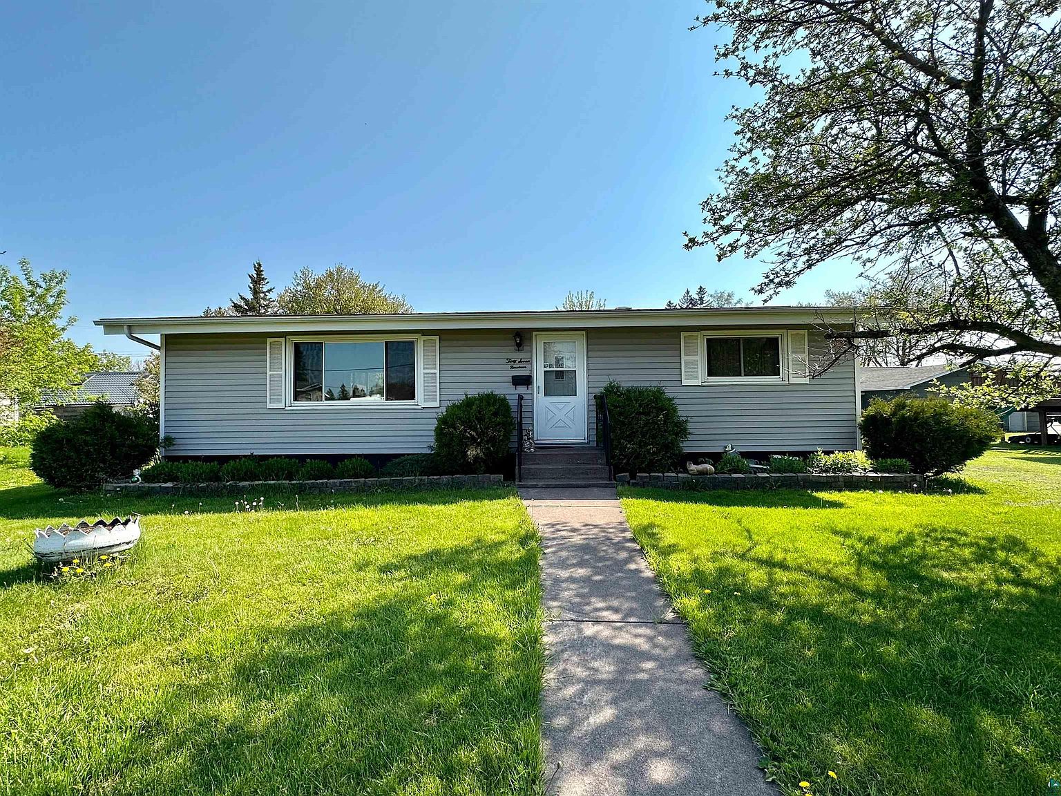 3719 E 5th St, Superior, WI 54880 Zillow