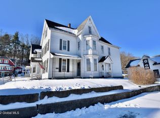 35 Jewett St, Amsterdam, NY 12010